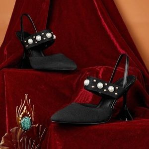 Faux Pearl Decor Pyramid Heeled Pumps